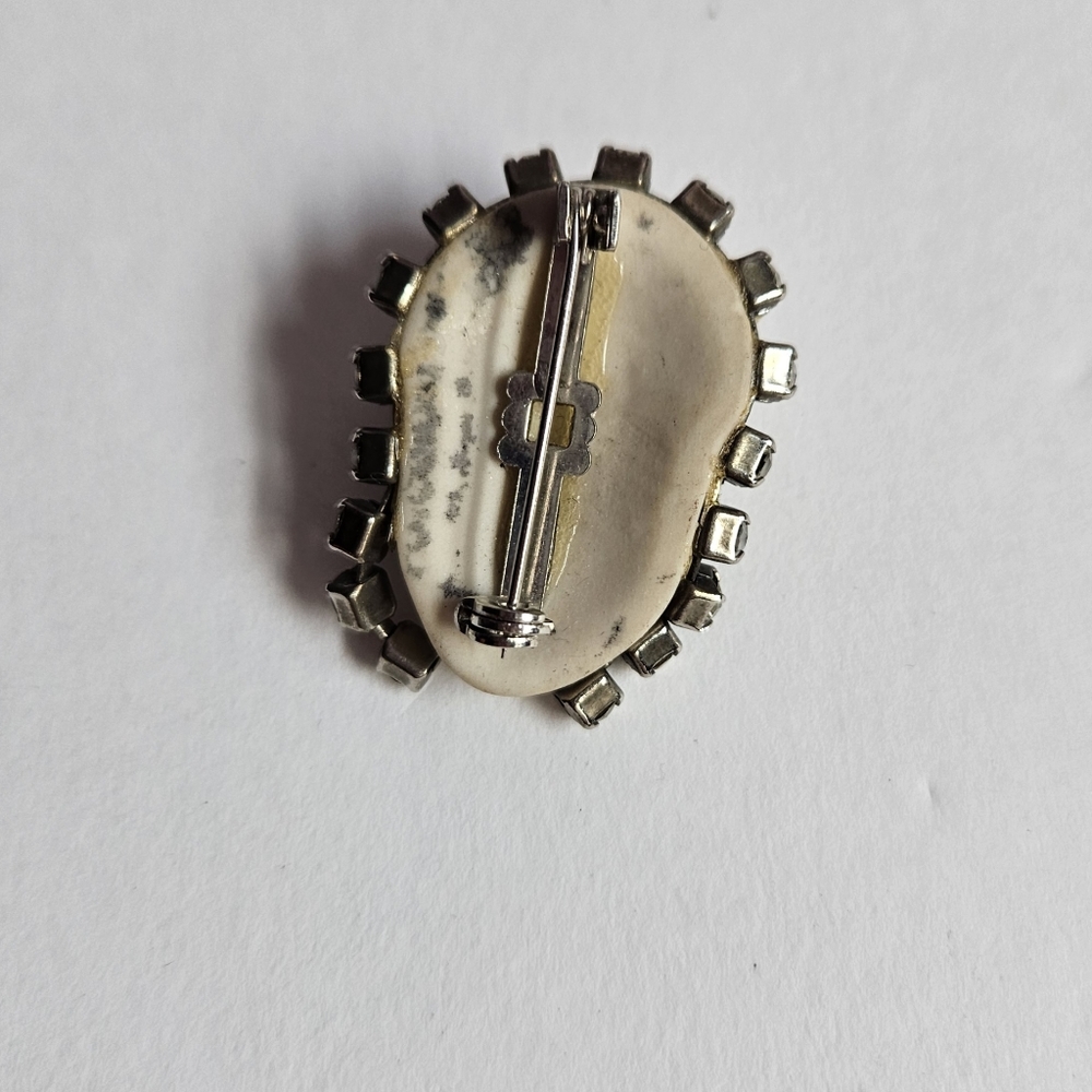 Woman flapper brooch - Picture 2 of 2
